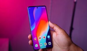 Motorola Edge 50 Pro 5G : Fast 5G 125W Charging, IP68, 50MP Camera